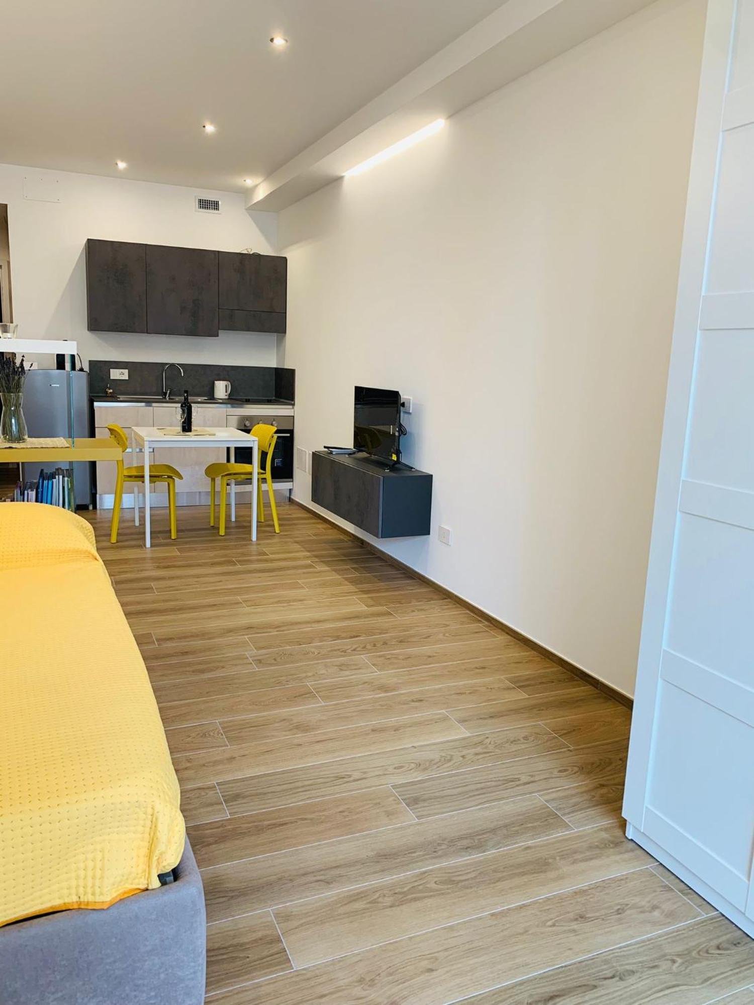Апартаменты Domus13-With Private Parking Бари Экстерьер фото